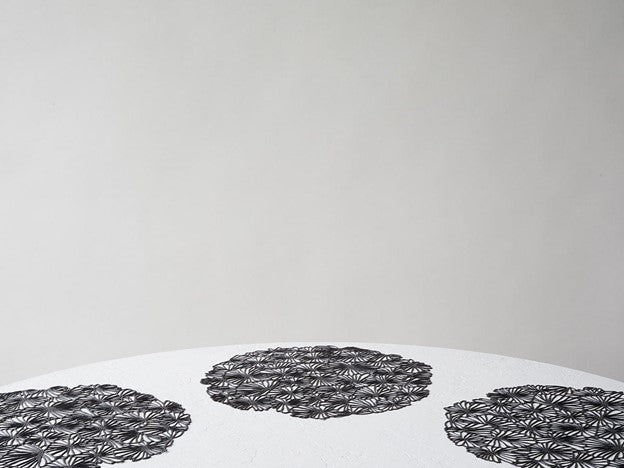 Chilewich Daisy 14 Placemat Set of 4 - Black
