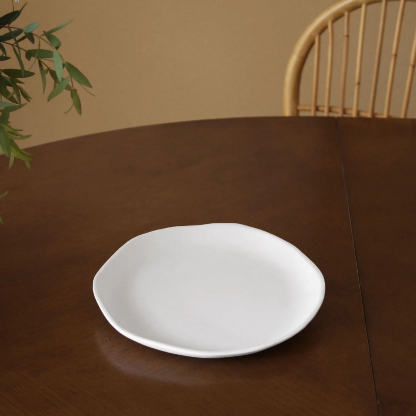 Sculpted Round Plate (Set of 4)