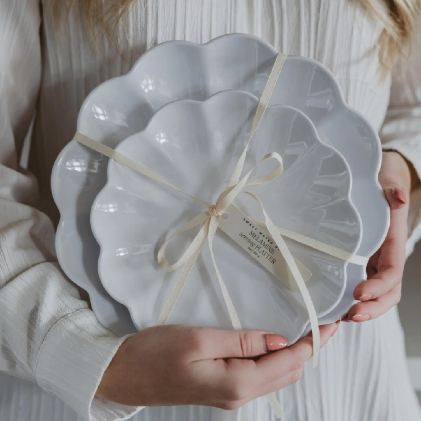 Scallop Melamine Serving Tray (Set of 2)